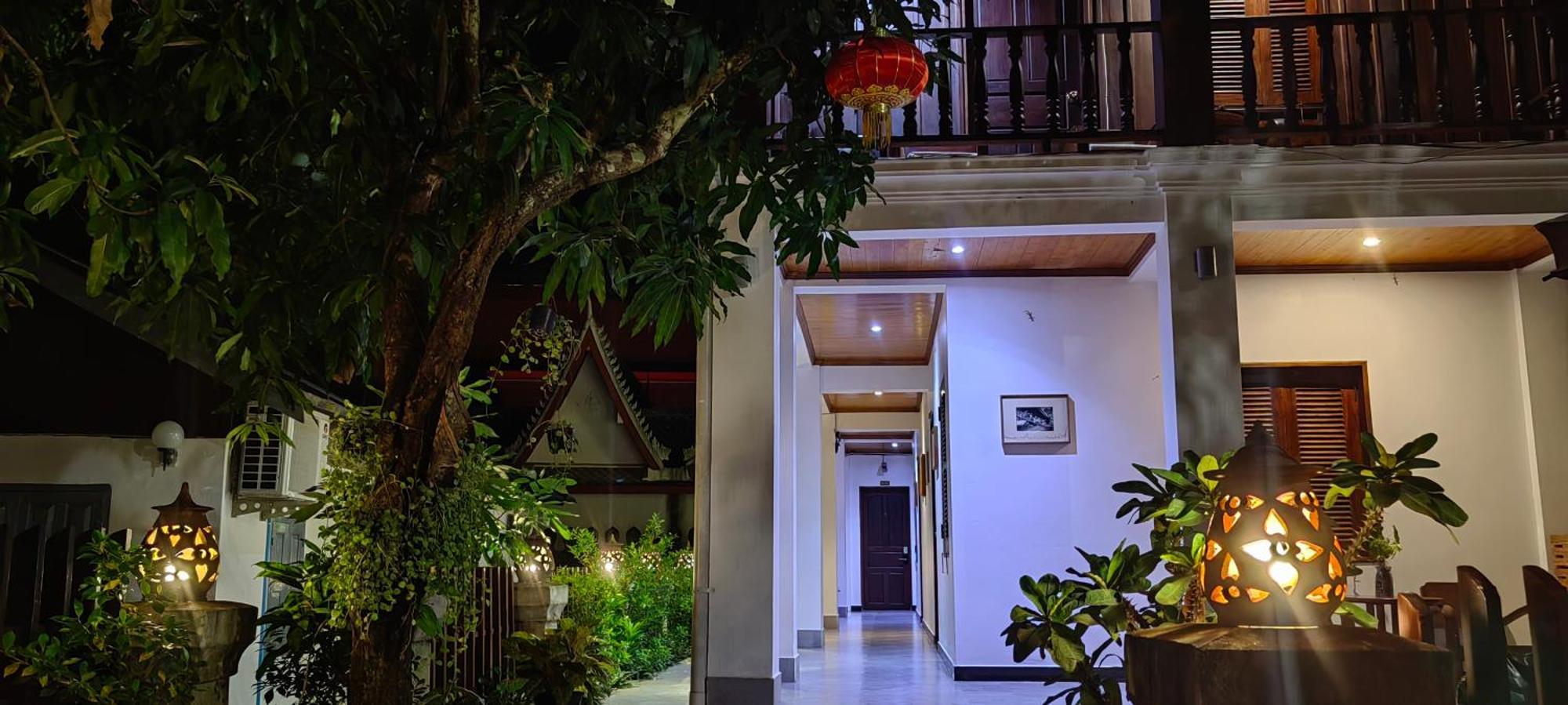 לואנג פרבאנג Wisdom Mystery Hotel מראה חיצוני תמונה